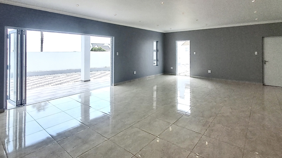 3 Bedroom Property for Sale in Golden Mile Western Cape